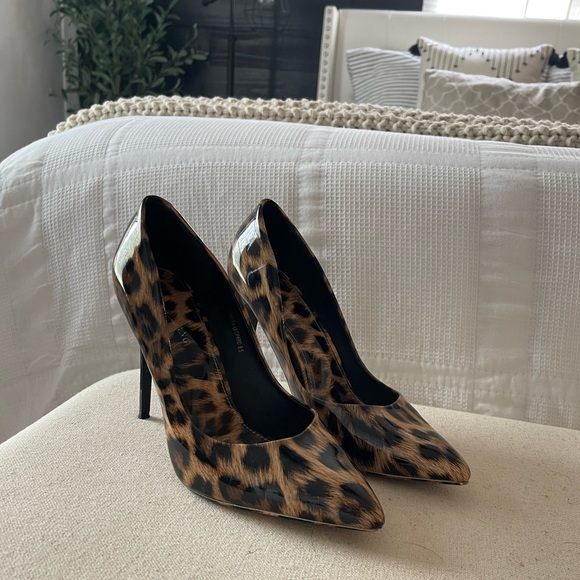 •Leopard Heels• - Picture 1 of 4